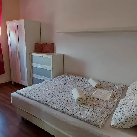 Greta Wellness Iii. דירה