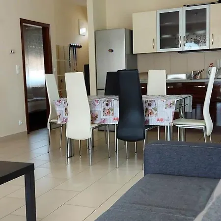 Greta Wellness Iii. שיופוק